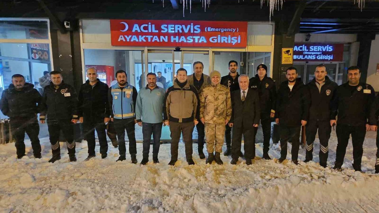 Tatvan Kaymakamı Demirer’den yeni yıl ziyaretleri
