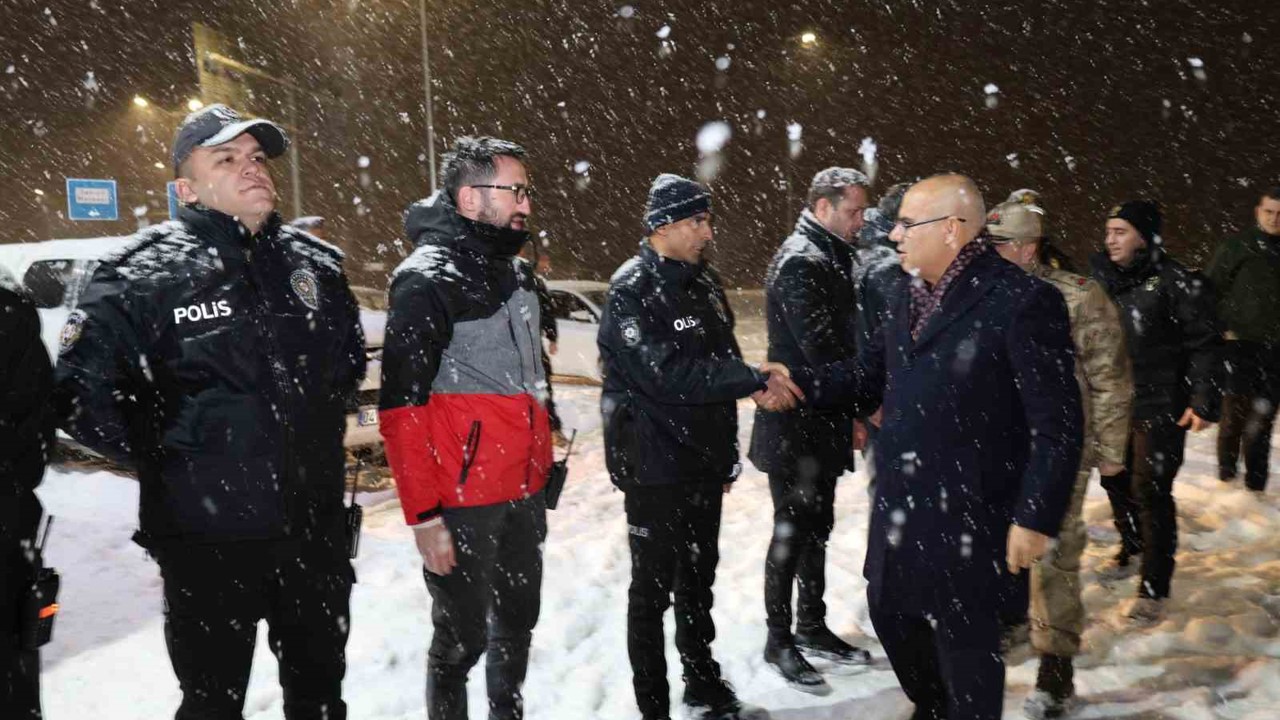 Ağrı Valisi Koç’tan yılın son gününde kurum ziyaretleri
