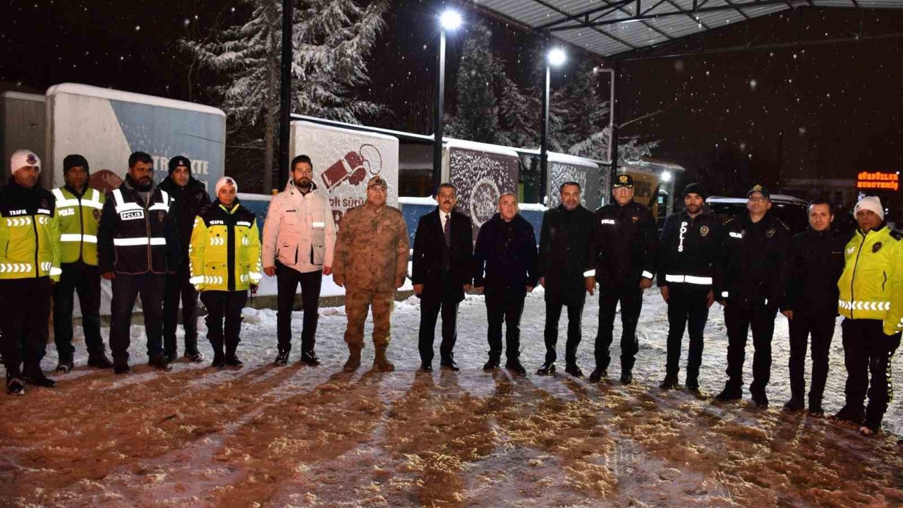 Elazığ protokolü, görevi başındaki güvenlik güçleriyle bir araya geldi
