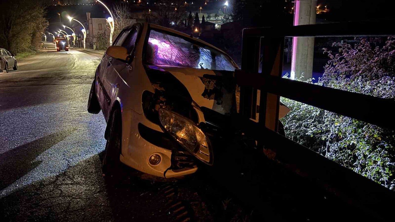 Kaza yapan sürücü aracı bırakıp kayıplara karıştı
