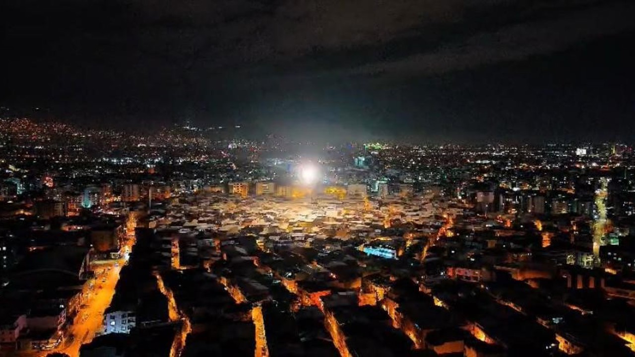 Nilüfer’de gelişi güzel atılan havai fişekler geceyi aydınlattı, binlerce kuşun hayatını kararttı
