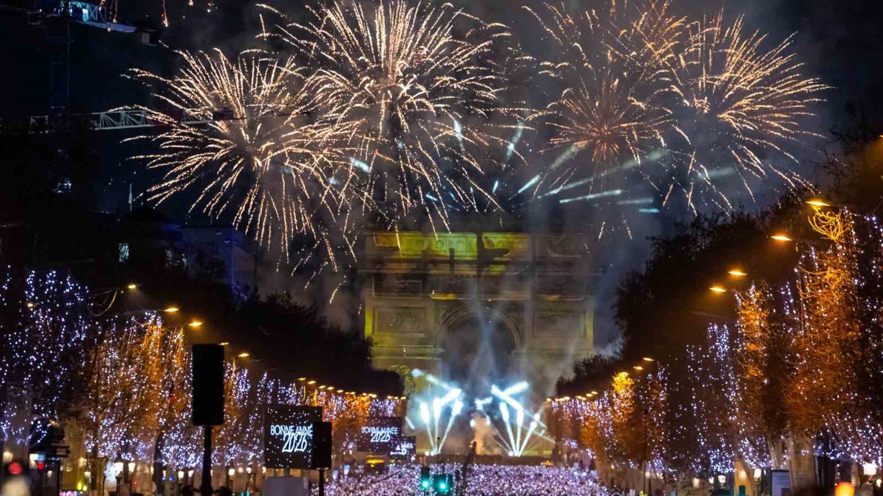 Fransa’da yeni yıl üst düzey güvenlik önlemleri altında kutlandı
