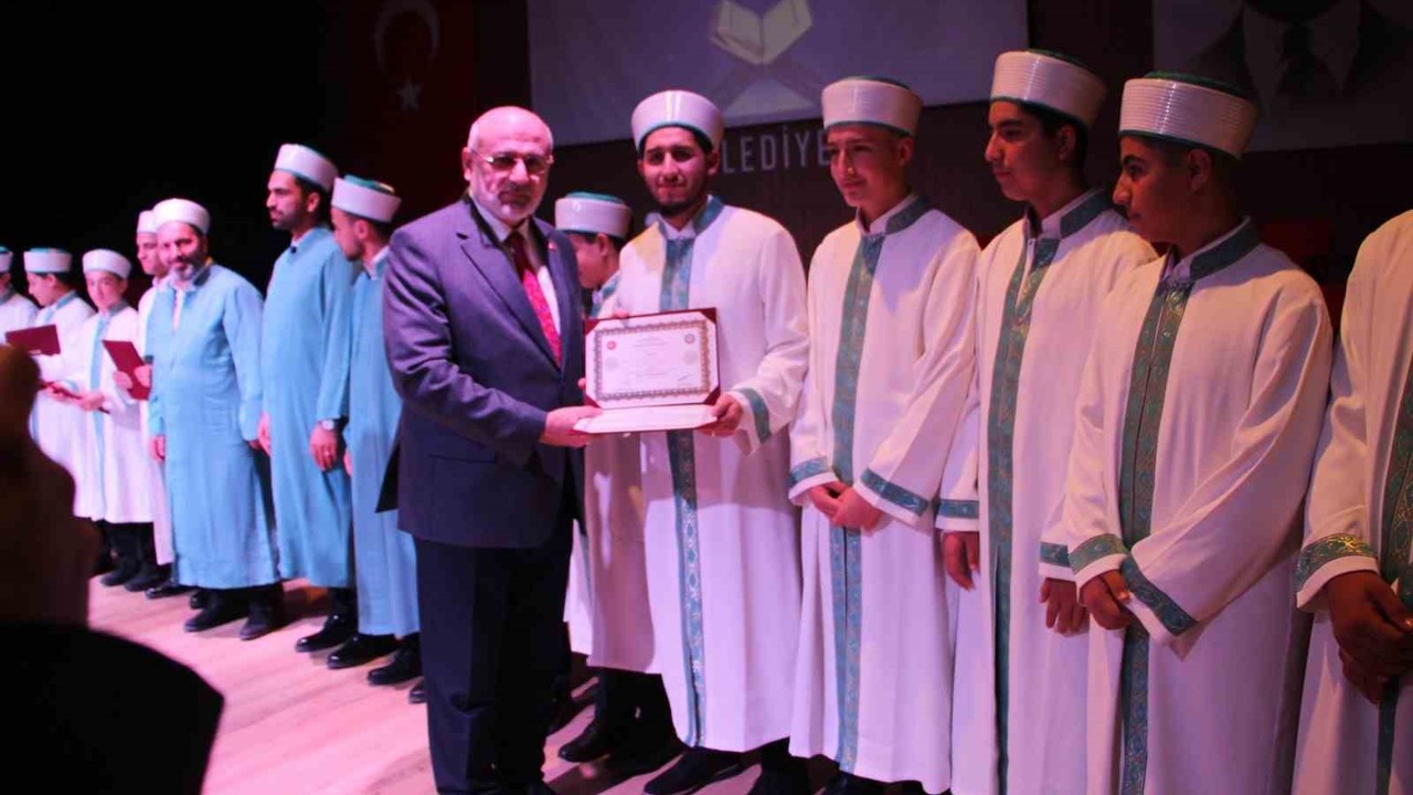 Antalya’da 27 hafız için icazet töreni
