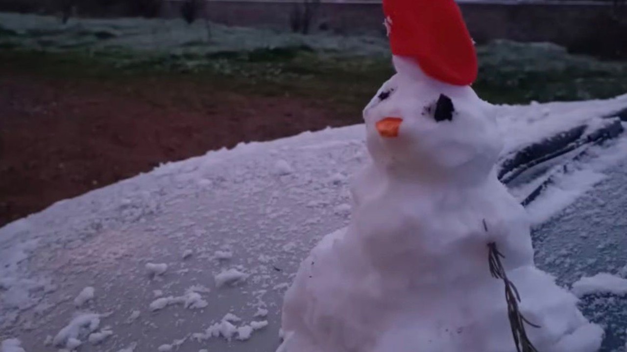 Urla’da kar yağışı etkili oldu
