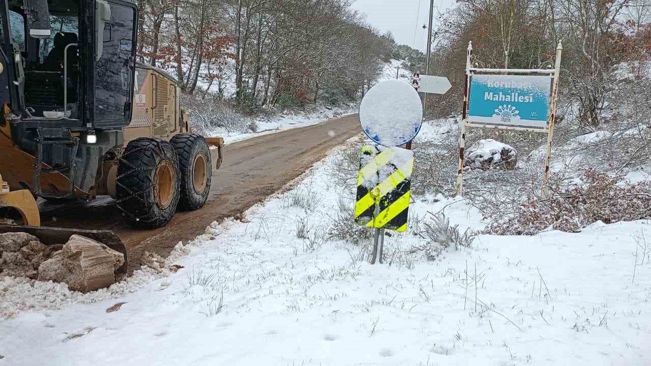 Nilüfer’de kar yağışına karşı kesintisiz mesai
