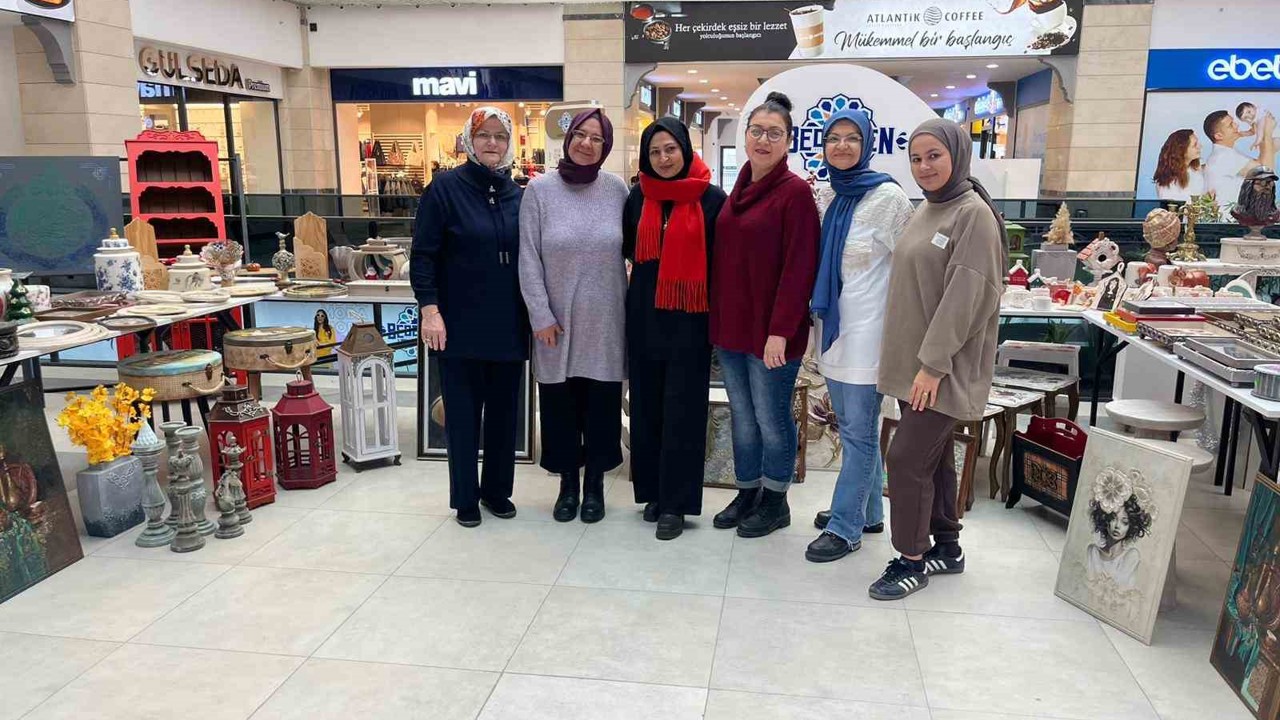 El emeği eserler beğenildi
