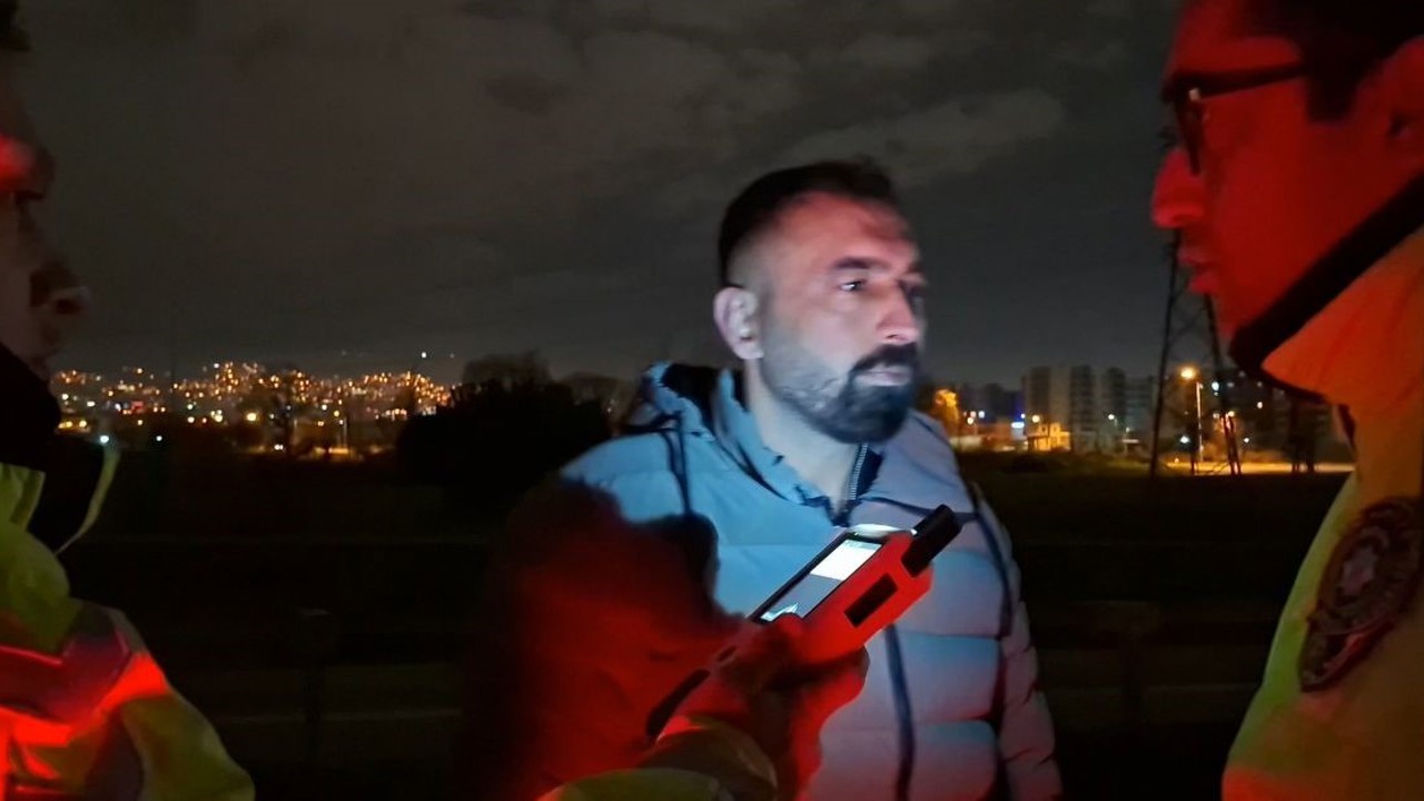 Dur ikazı fayda etmedi, lastik pes etti...Alkollü şoför Bursa’yı birbirine kattı
