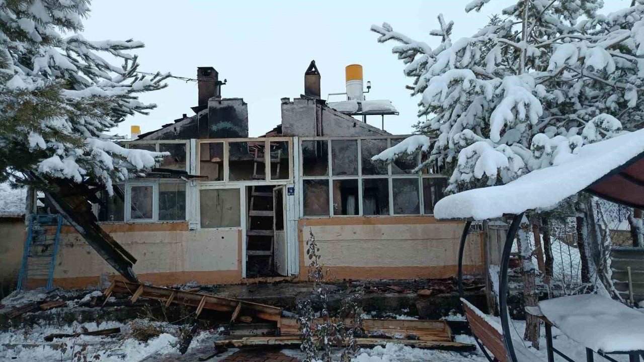 Tomarza’da yangın
