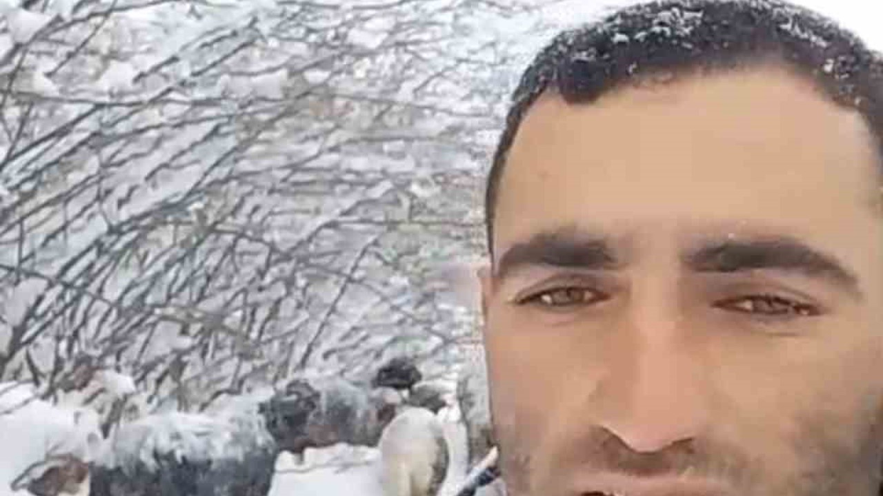 Yeni yılın ilk gününde yaylada kara yakalanan çoban türkülerle ısındı
