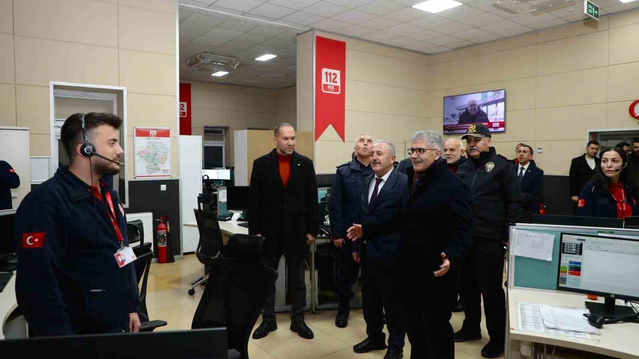 Niğde protokolünden yılbaşı gecesi görev başındaki ekiplere ziyaret
