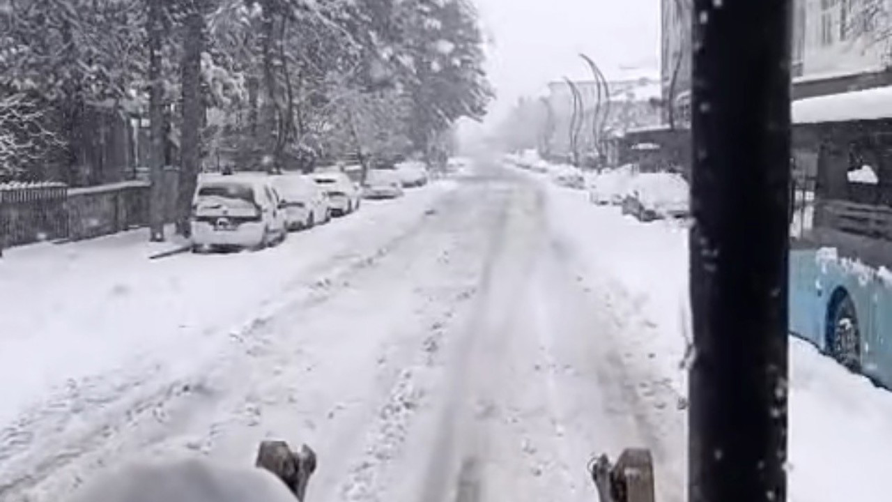 Çermik’te karla mücadele devam ediyor
