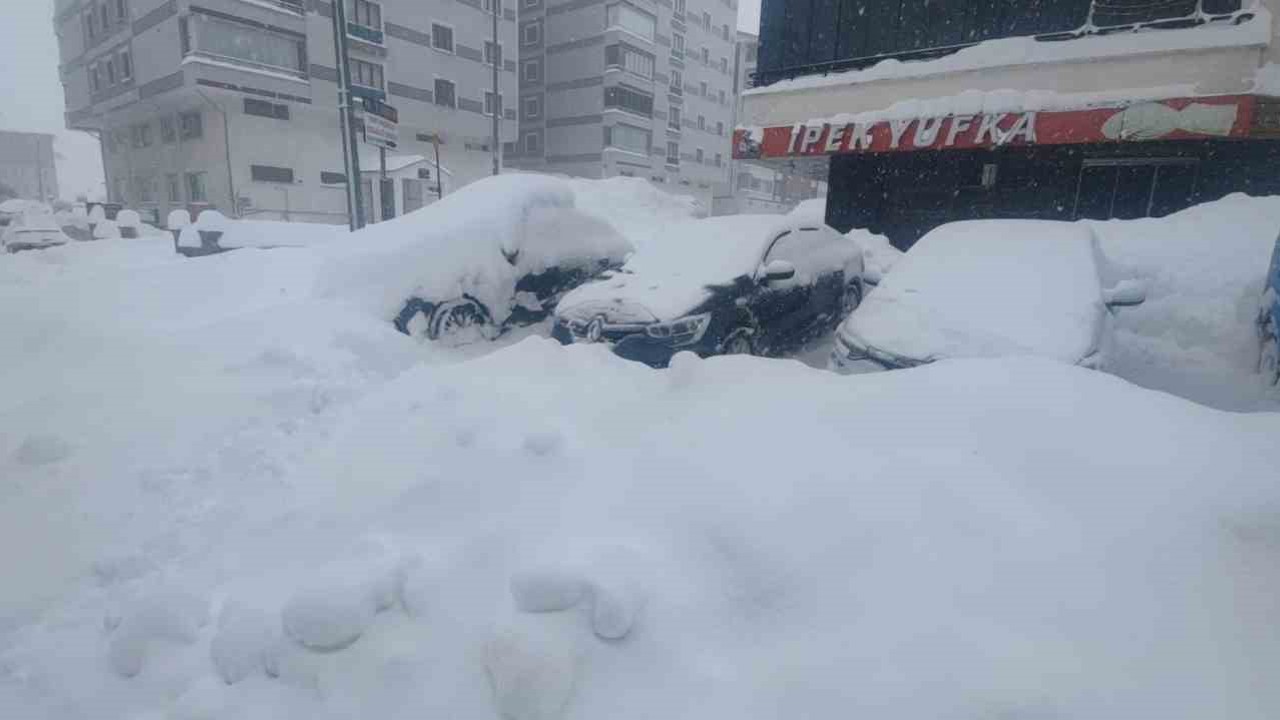 Bitlis’te kuvvetli kar, fırtına ve çığ tehlikesi uyarısı
