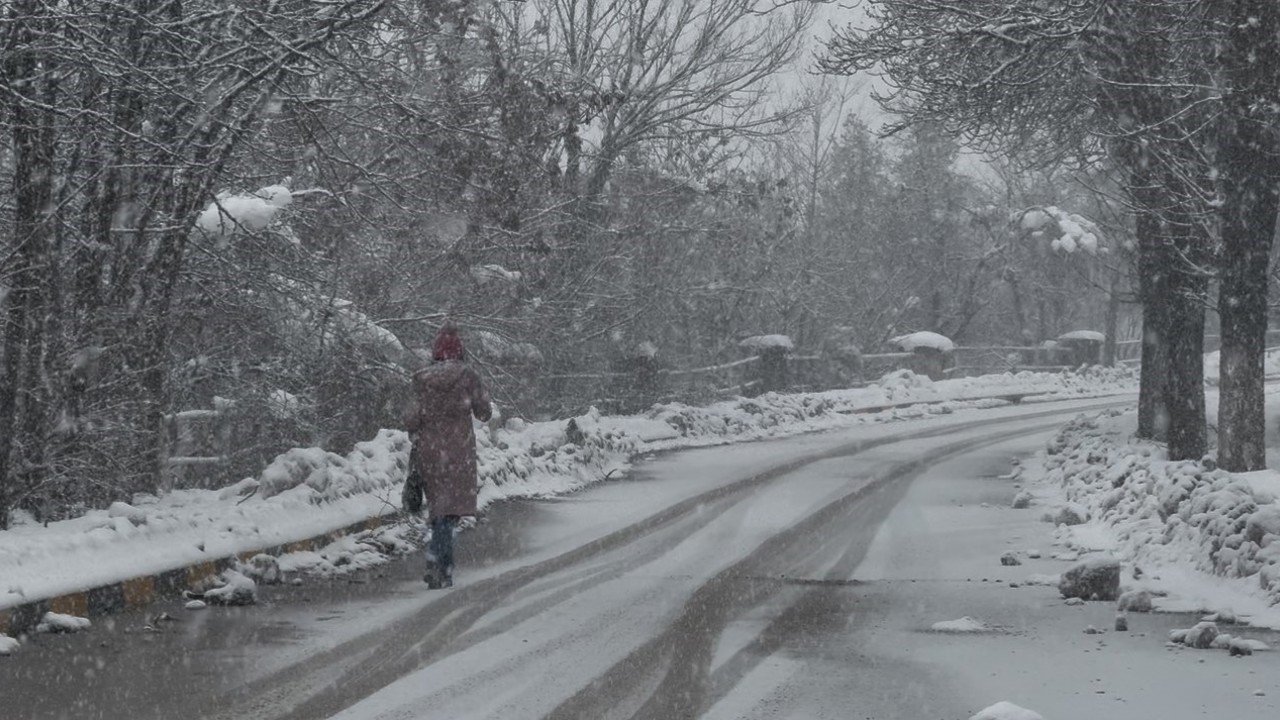 Karabük’te eğitim-öğretime kar engeli
