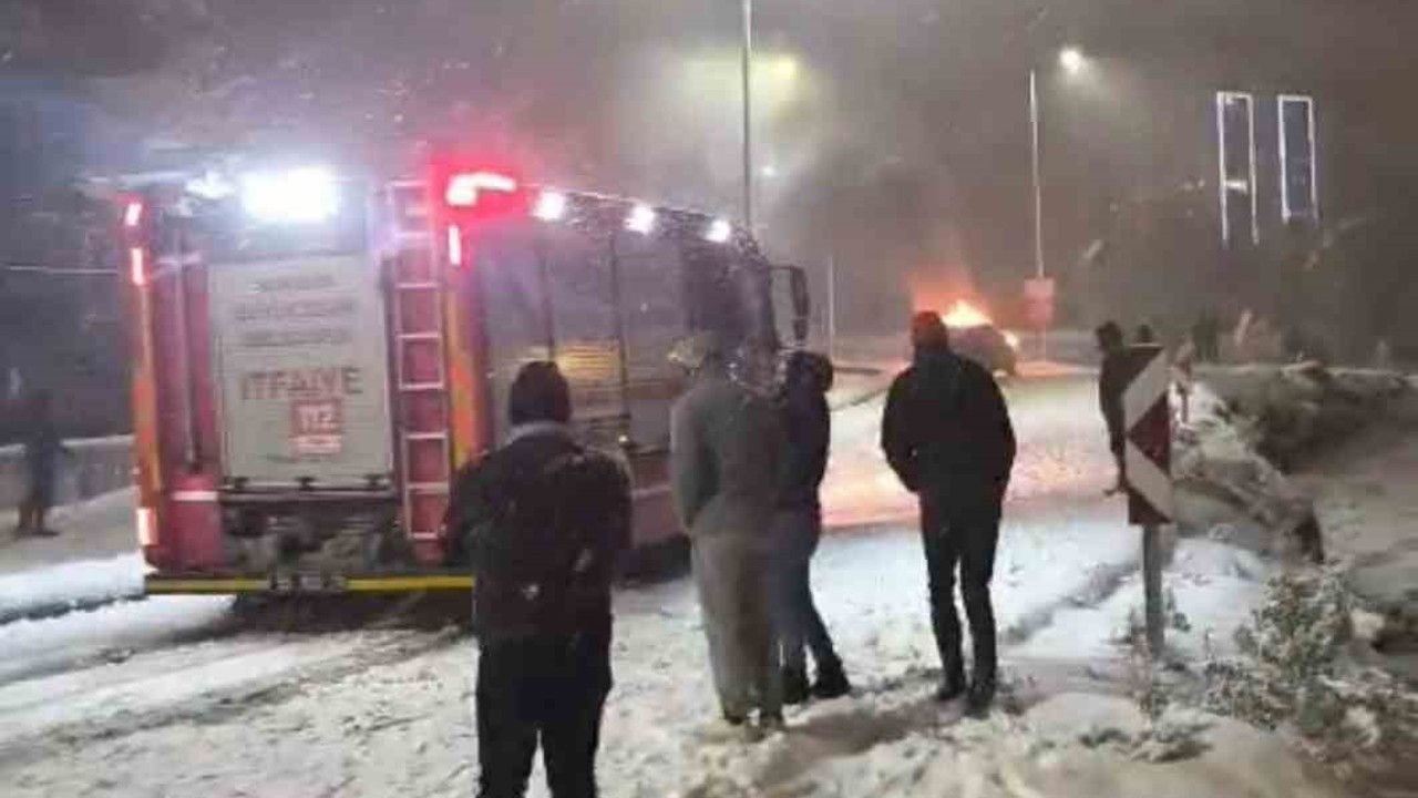 Samsun’da karlı yokuşta cip alev aldı
