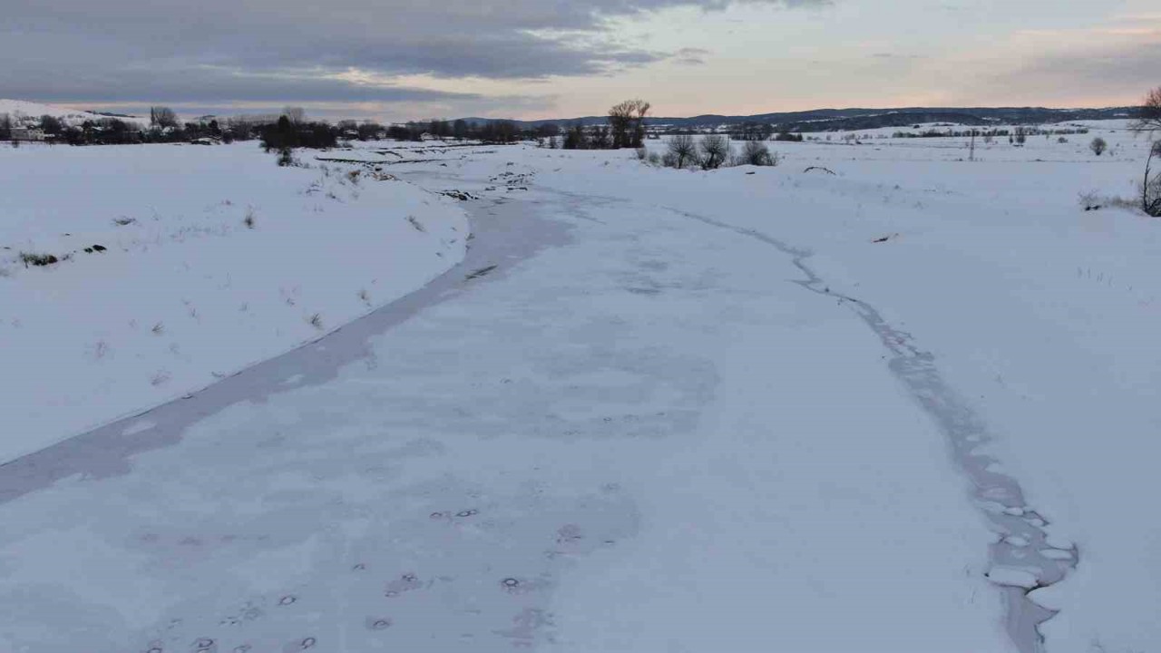 Kastamonu buz kesti: Dereler, barajlar ve göletler dondu
