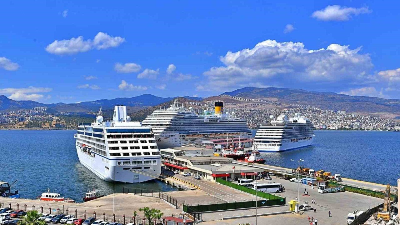 Turizmcilerden, "Alsancak Limanı kruvaziyer ve yolcu taşımacılığına ayrılsın" talebi
