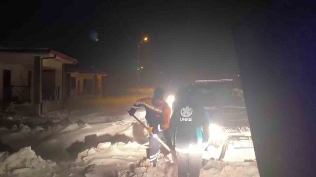 Yoğun tipide hasta kurtarma mücadelesi
