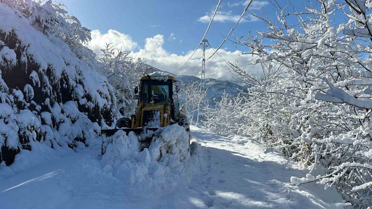 Akçaabat’ta karla mücadele
