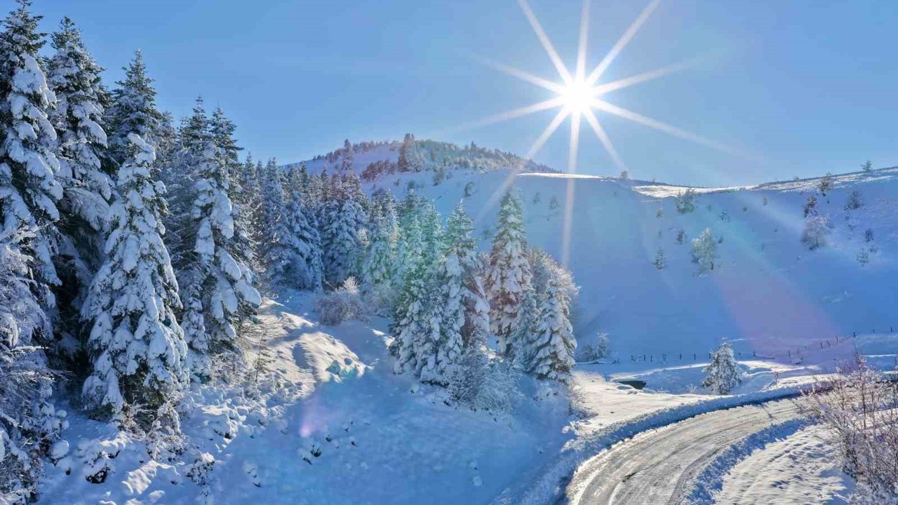 Samsun’da karla mücadele: 575 mahalle yolu ulaşıma açıldı
