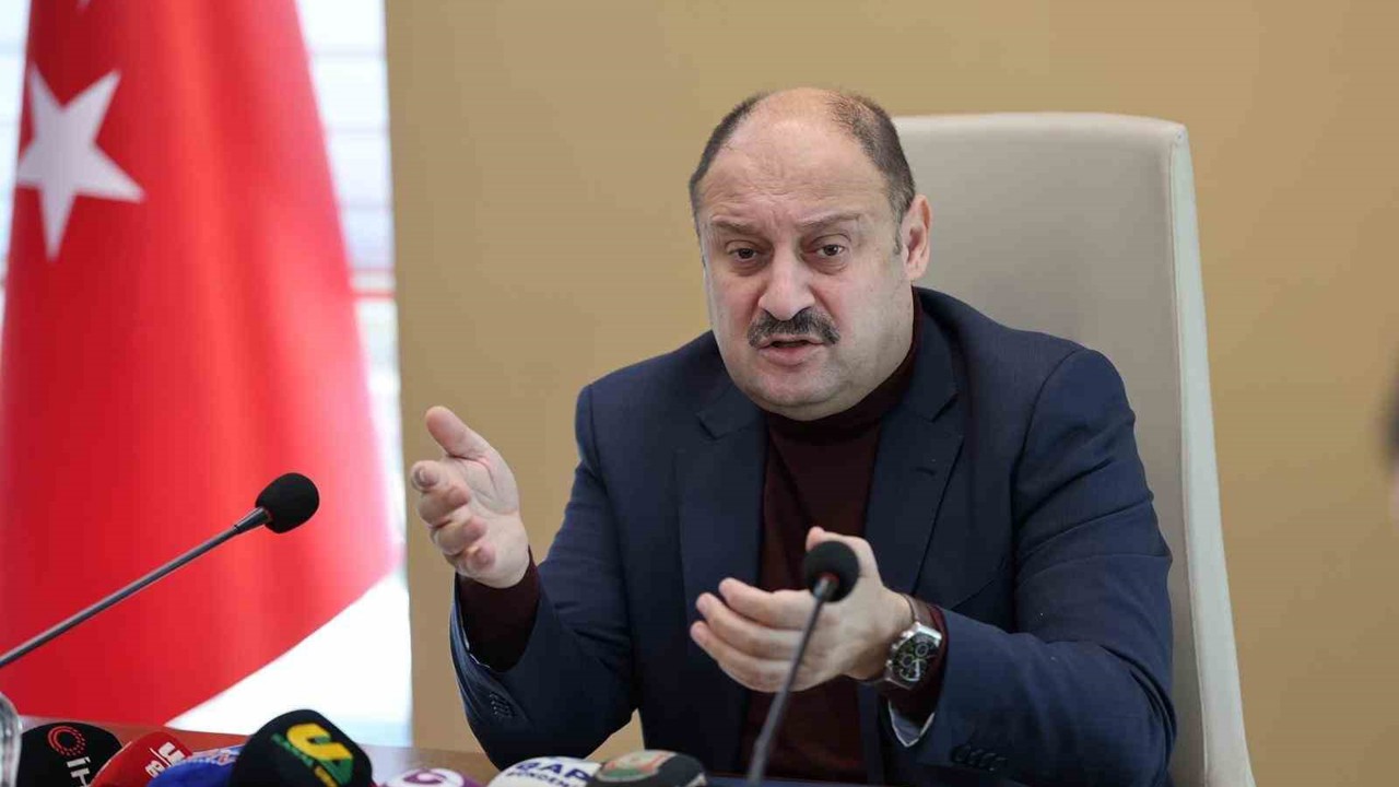 Gülpınar, karla mücadele çalışmalarını değerlendirdi
