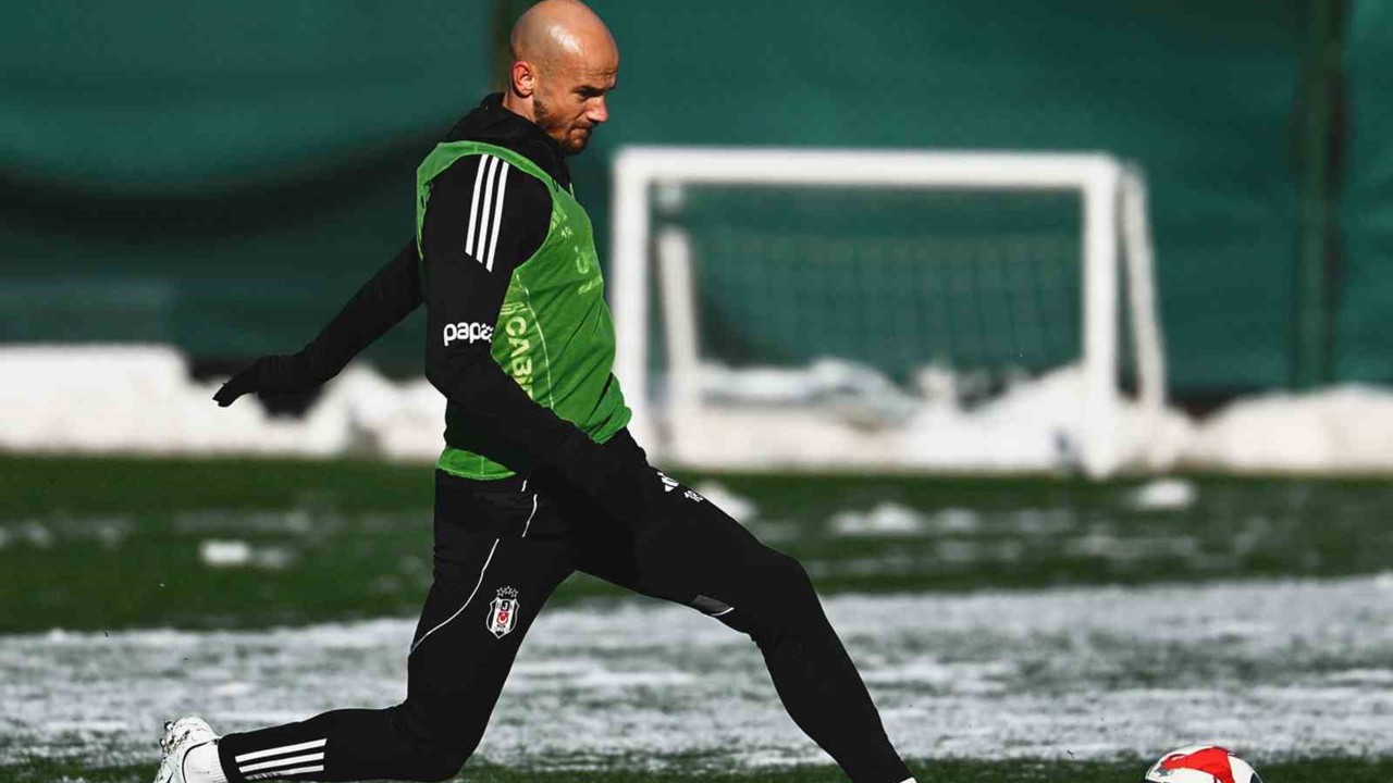 Beşiktaş, Antalya kampı öncesi son idmanını İstanbul’da yaptı
