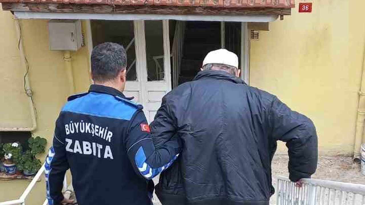 Büyükşehir Belediyesi, zorlu hava şartlarında da kimseyi yalnız bırakmıyor
