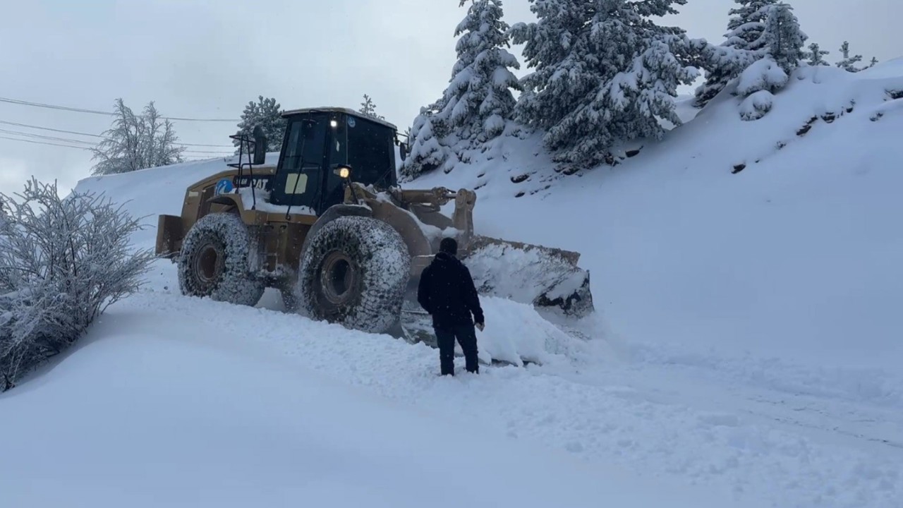 Sinop’ta 196 köy yolu kapalı, 39 köyde elektrik yok
