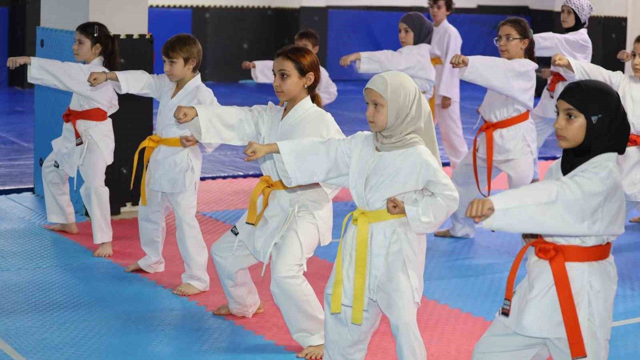 Başiskele’de binlerce gence eğitim ve spor imkanı
