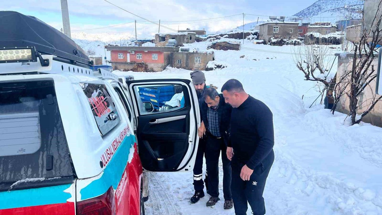 UMKE ekipleri iki hastaya zamanında müdahalede bulundu
