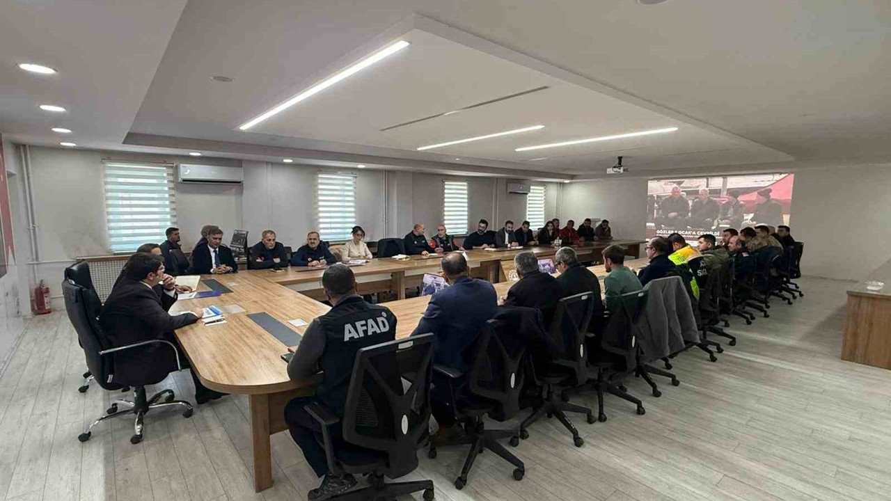 Van’da olumsuz hava şartlarına karşı tedbirler ele alındı
