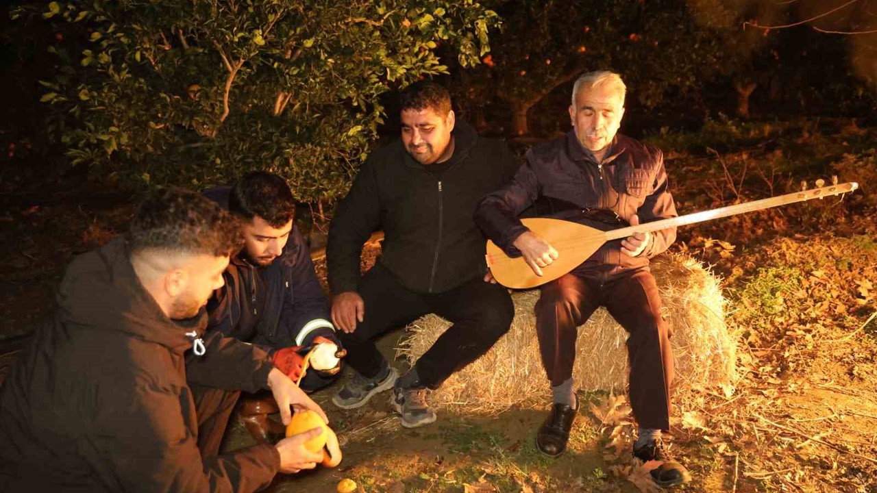 Adana eksiyi gördü, bahçelerde sazlı sözlü zirai don nöbeti tutuldu
