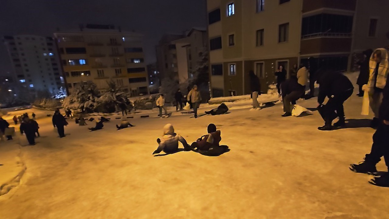 Tokat’ta ’ölümüne’ kar eğlencesi
