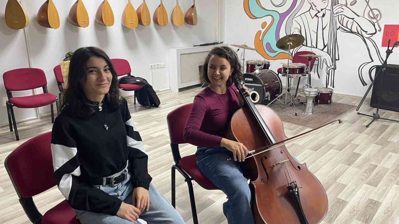 Menteşe’de gençler sanatla buluşuyor
