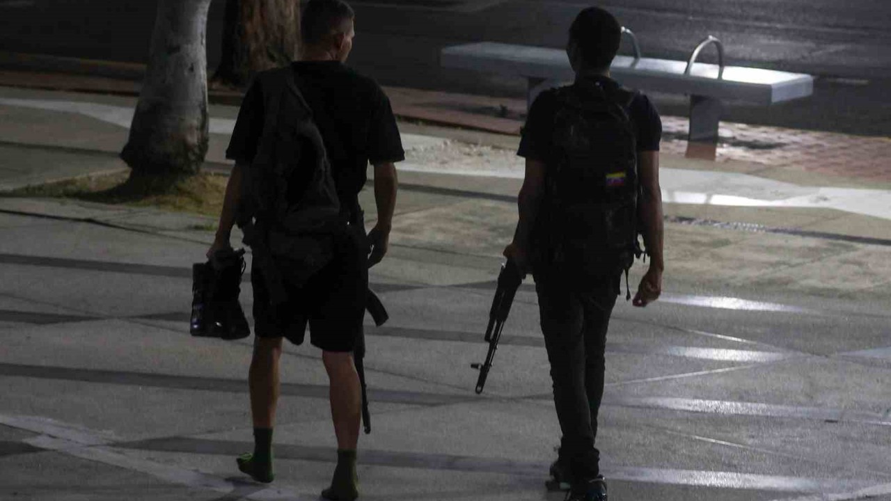 Venezuela hükümeti: "ABD, farklı bölgelerdeki sivil ve askeri tesislere saldırı gerçekleştirdi"
