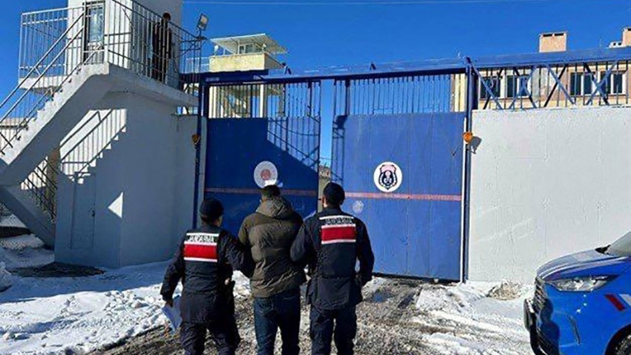 30 suç kaydı olan dolandırıcı yakalandı
