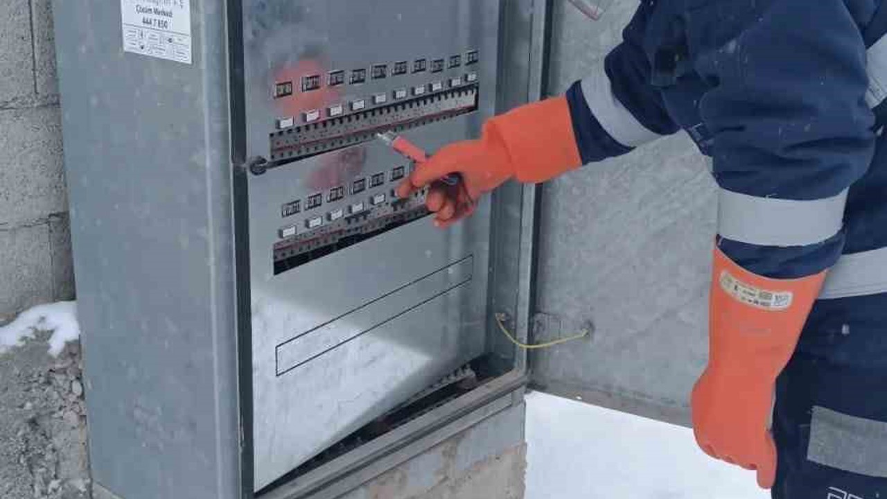 Aras EDAŞ’tan yeni yıla kesintisiz enerji mesaisi
