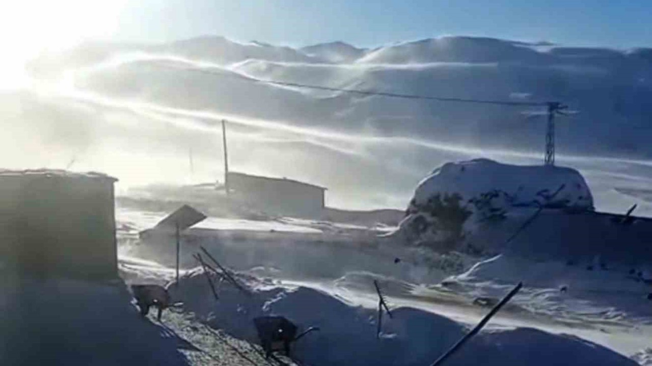 Iğdır’ın yüksek kesimlerinde tipi ve fırtına hayatı olumsuz etkiliyor
