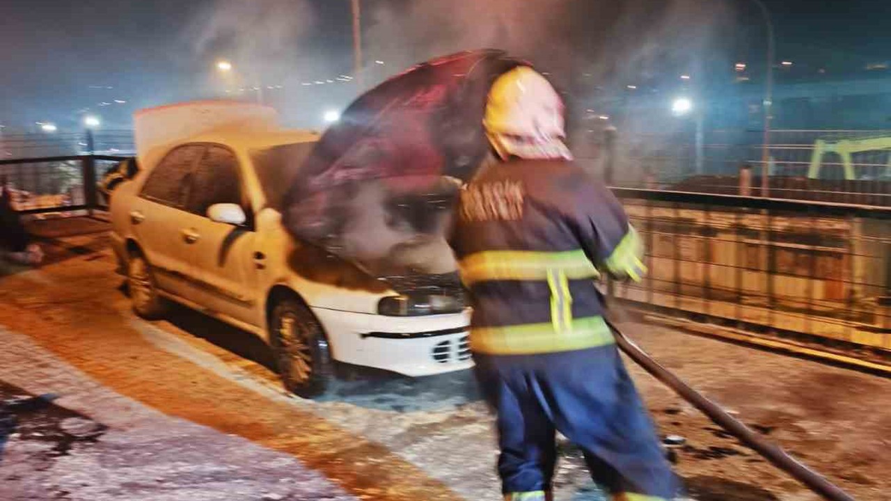 Araç yangını kısa sürede söndürüldü
