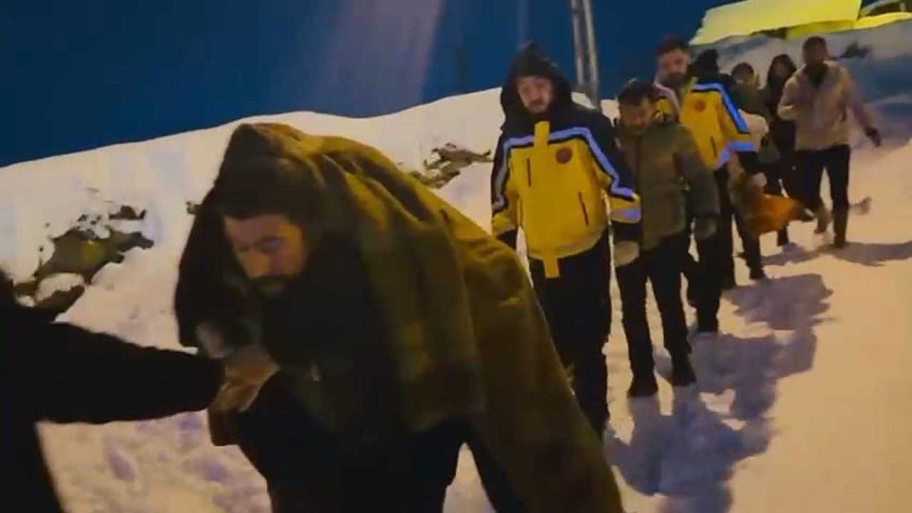 Korkut’ta 110 yaşındaki vatandaş 6 saatlik çalışmayla hastaneye ulaştırıldı
