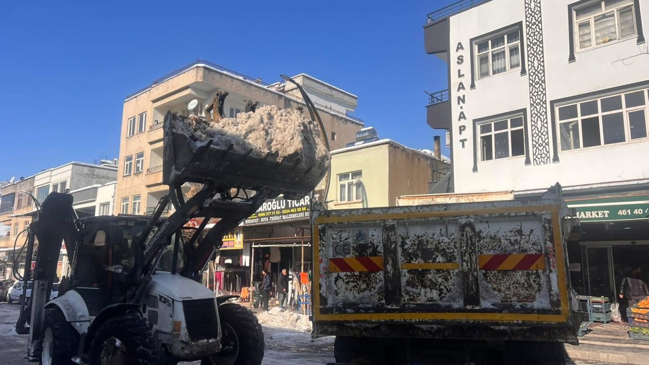 Çermik’te kar yağışı sonrası hayat normale dönüyor
