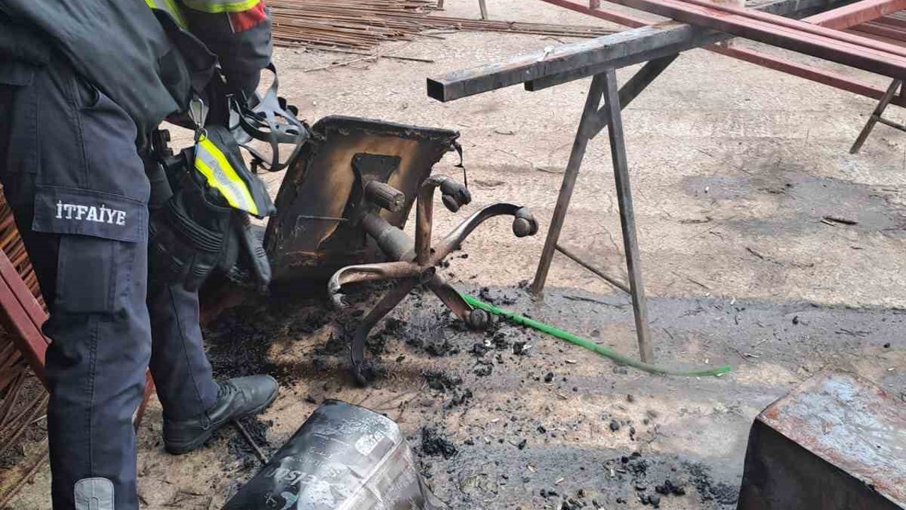 Isınmak için kovaya atılan tiner patladı, itfaiyenin hızlı müdahalesi faciayı önledi
