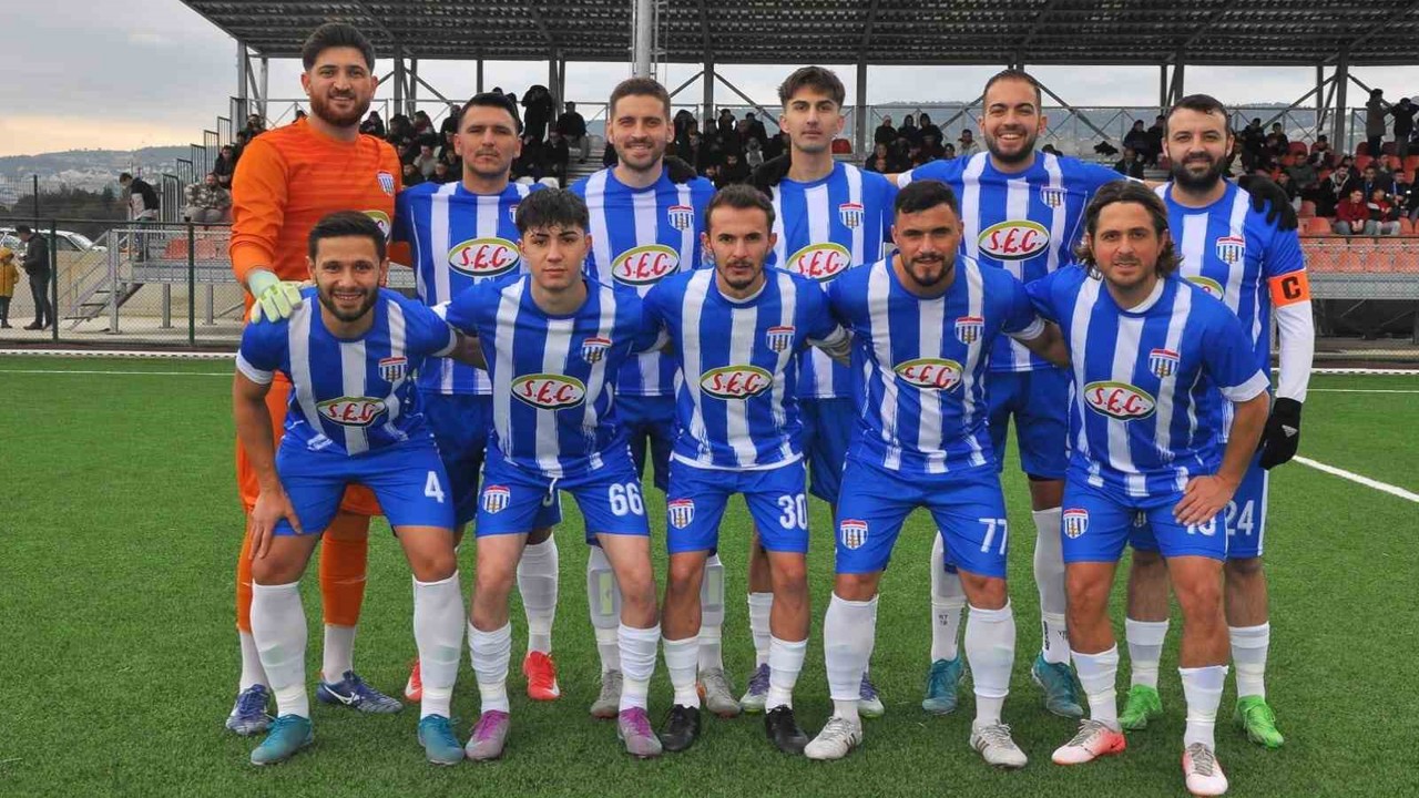 Selendi Belediyespor namağlup yoluna devam ediyor
