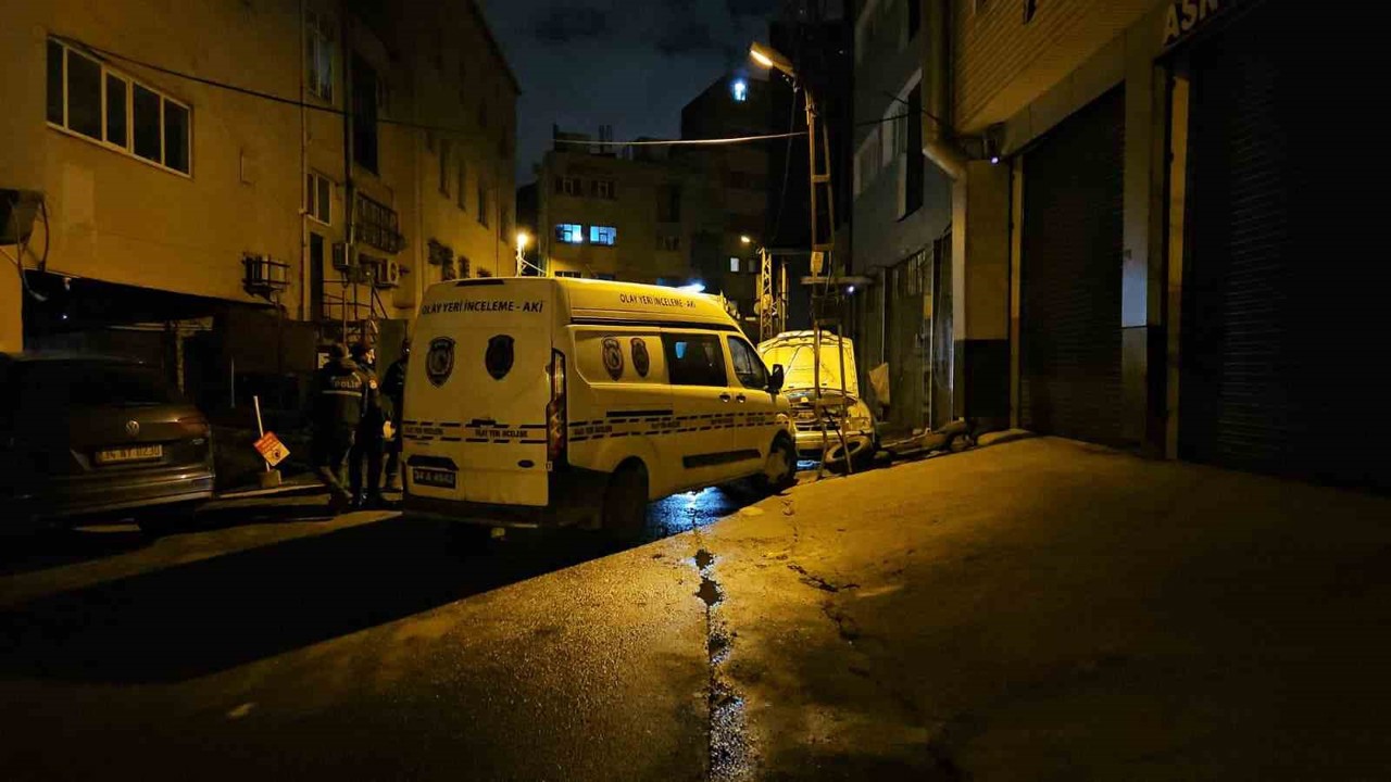 Isınmak için arabaya girdi araç yanınca feci şekilde can verdi
