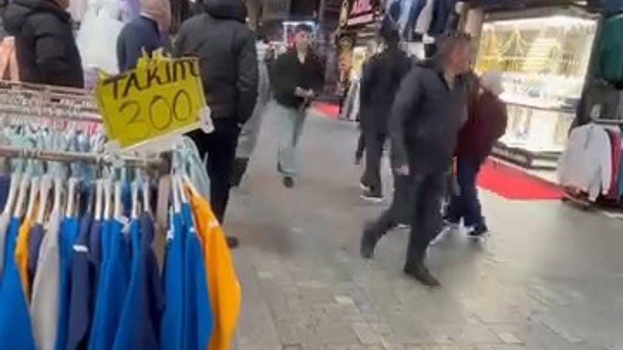 Tarihi Kapalı Çarşı’da çatılar uçtu
