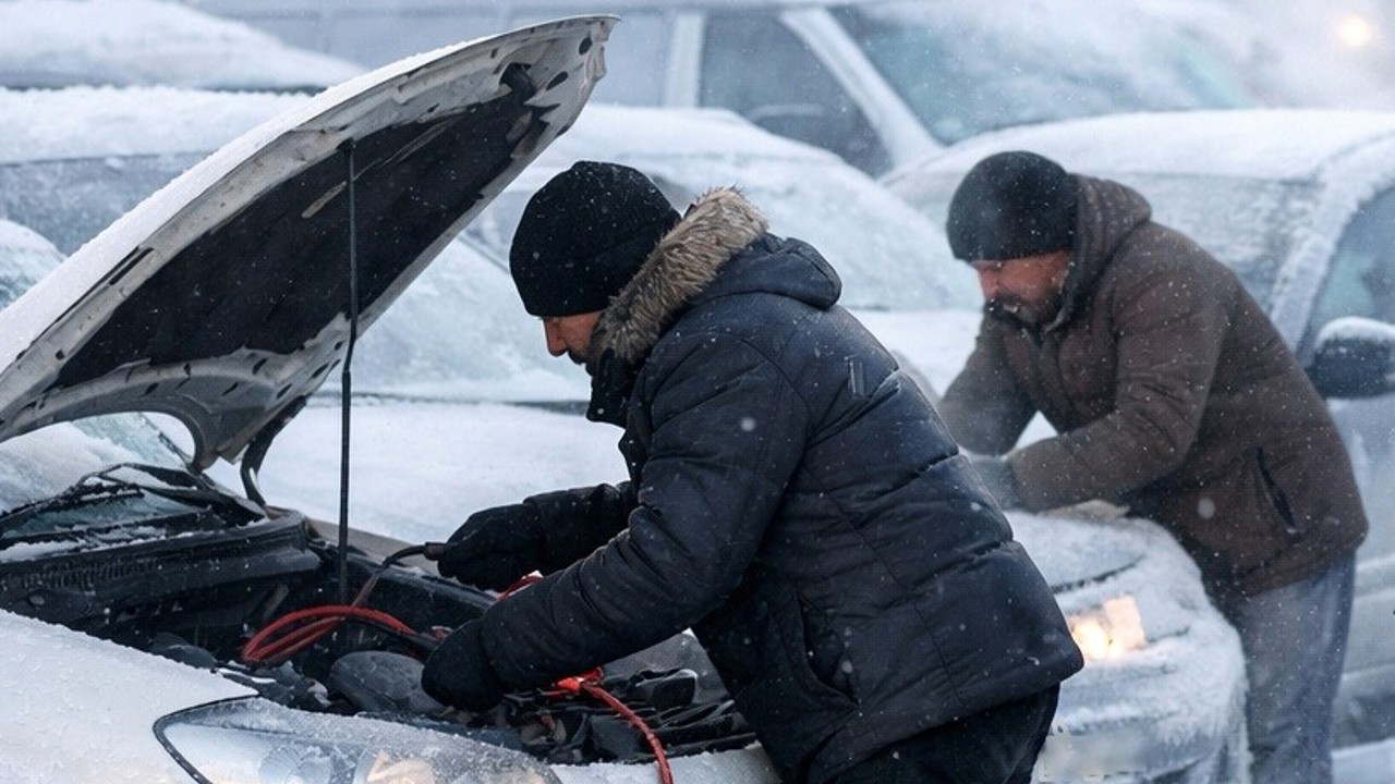 Zemheri Erzincan’ı dondurdu: Araçlar sabah çalışmadı
