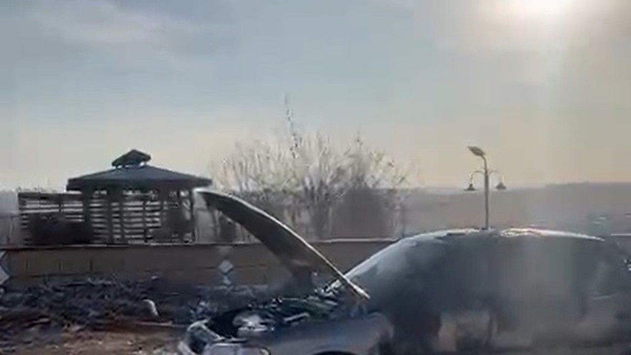 Gaziantep’te park halindeki araç kundaklandı
