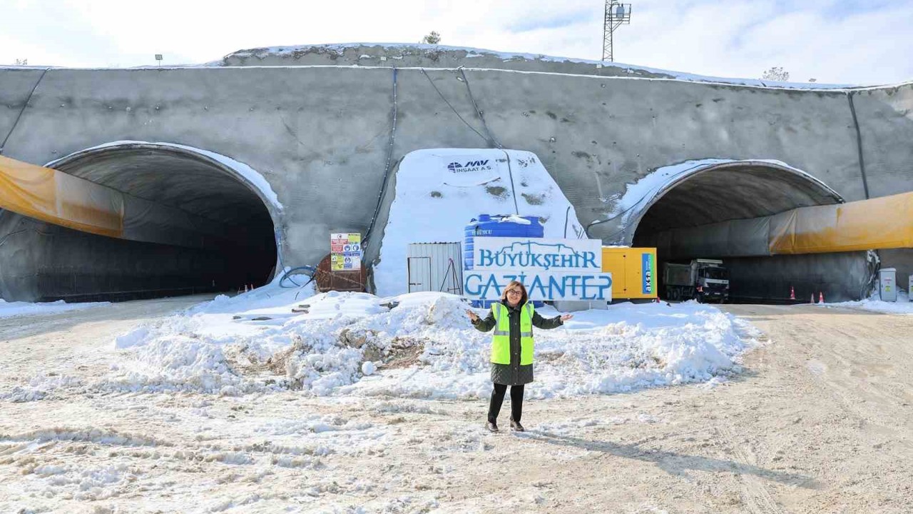 Dülük-OSB Tüneli’nin dörtte biri tamamlandı

