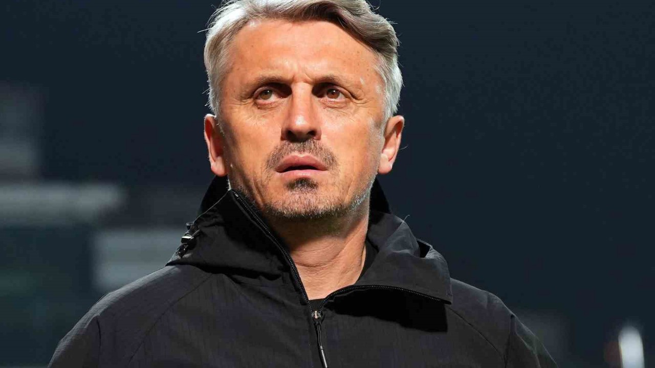 Eyüpspor, Teknik Direktör Orhan Ak ile yollarını ayırdı
