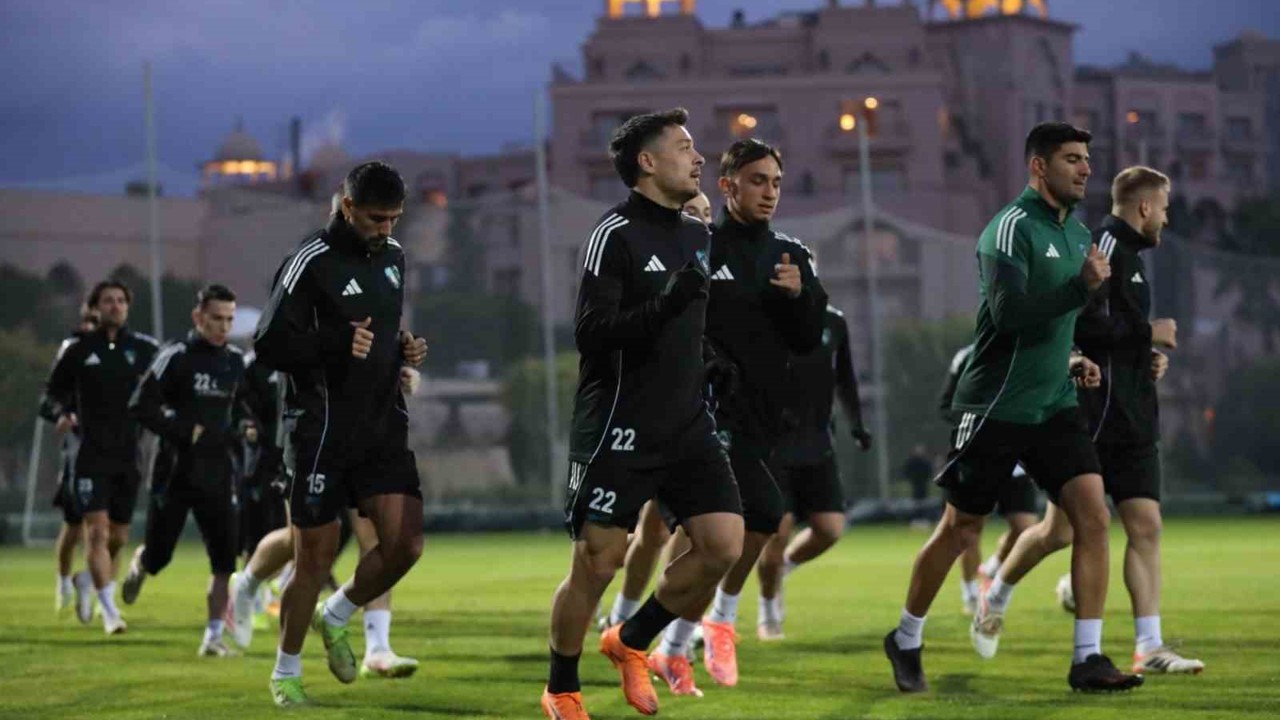 Kocaelispor’un Antalya kampı başladı
