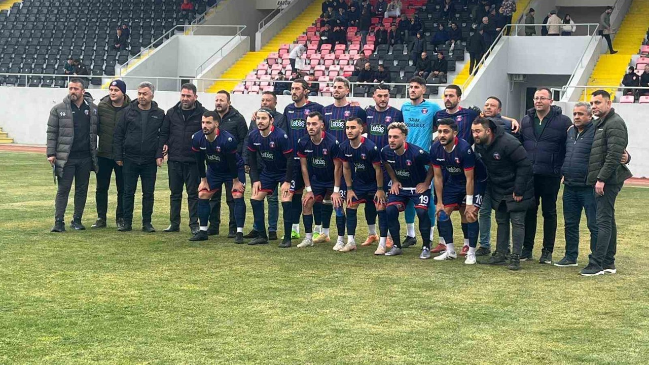 Tepecikspor zirve takibini bırakmıyor
